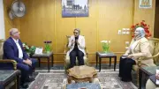 محافظ الوادي الجديد تتابع تنفيذ مشروع الغاز الطبيعي بالخارجة