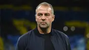 فليك يستقر على تشكيلة الكلاسيكو لتعويض غياب يامال