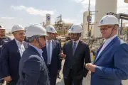رئيس اقتصادية قناة السويس يبحث تبادل الخبرات مع منظمة التعاون الاقتصادي والتنمية