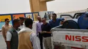 محافظ أسوان يضبط سيارة محملة ببراميل سولار مهربة بمدخل إدفو