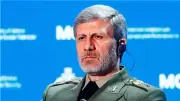 قائد الجيش الإيراني: أمن مضيق هرمز خط أحمر وردعنا مدمرات أمريكية