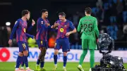 رفض الإغراءات.. نجم برشلونة يضحي من أجل البقاء