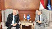 أسامة ربيع: قناة السويس شريان رئيسي للتجارة العالمية في لقاء مع سفير السويد