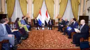 وزير الخارجية يبحث مع نظيره الهولندي تعزيز التعاون الاقتصادي والتنموي