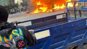 لحظة اشتعال حريق بمحل كبده شهير بفيصل قبل إخماده