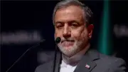 وزير الخارجية الإيراني عباس عراقجي يصل إلى بكين في زيارة دبلوماسية