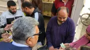 محافظ الدقهلية يتفقد منافذ الخبز المدعم بالمنصورة ويوجه بتوسيع الخدمة