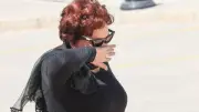 بكاء لبلبة في وداع هاني شاكر.. أمير الغناء العربي يرحل