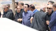 أشرف زكي ولميس الحديدي وممدوح عباس يشاركون في جنازة هاني شاكر