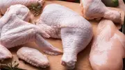 توقفوا فوراً عن غسل الدجاج قبل الطهي.. معلومات خطيرة لمرضى فيروس هانتا