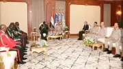 الفريق أحمد خليفة يبحث تعزيز التعاون العسكري مع جامبيا