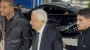 حسن شحاتة ومرتضى منصور في عزاء هاني شاكر بحضور نجوم الفن