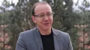 إخلاء سبيل الفنان السوري معن عبد الحق بعد توقيفه في دمشق