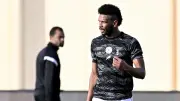 البليهي يثير الجدل باحتفال أزرق في مباراة النصر والشباب