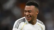 صحفي مدريدي يهاجم مبابي بسبب ضحكته بعد اشتباك فالفيردي وتشواميني