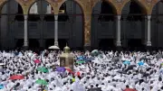 المسجد الحرام يمتلئ بالحجاج في صلاة الجمعة بروحانيات إيمانية