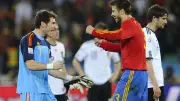 بيكيه يسخر من كاسياس بعد تصريحات عن تشابي ألونسو وشجار ريال مدريد