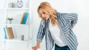 آلام الظهر قد تخفي أمراضًا خطيرة.. أبرزها السرطان وأمراض القلب