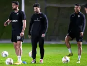 وزير الرياضة يطمئن على بعثة الزمالك بالجزائر قبل خوض نهائي الكونفدرالية