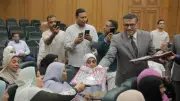 محافظ قنا يسلم جوازات السفر وملابس الإحرام لحجاج الجمعيات الأهلية