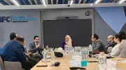 الإسكان تناقش تفعيل حوافز العمران الأخضر مع مؤسسة التمويل الدولية
