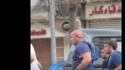 ماكرون وزوجته يمارسان الجري في شوارع الإسكندرية وسط المواطنين