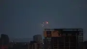 الجيش الكويتي يتعامل مع مسيرات معادية في مجاله الجوي