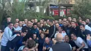 ماكرون يلتقط صورًا تذكارية مع شباب الإسكندرية في سان ستيفانو