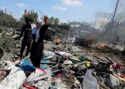 مراسل القاهرة الإخبارية: قصف مدفعي مكثف يصيب حي الشجاعية بمدينة غزة