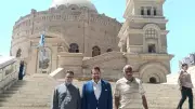 مبعوث ترامب للسياحة يزور مجمع الأديان بمصر القديمة