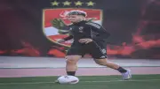 إمام عاشور يبلغ الأهلي برغبته في البقاء ولا يعير تهديدات وكيله اهتمامًا