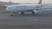 حريق في طائرة أثناء الهبوط بنيبال فيديو مرعب يوثق اللحظات