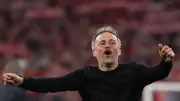 رد فعل إنريكي على كلاسيكو برشلونة يثير تفاعل الجماهير