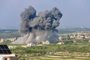 غارات إسرائيلية تستهدف جنوب لبنان وحركة نزوح كثيفة من البقاع بعد إنذار بالإخلاء