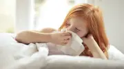هل توجد أكلات ممنوعة على الطفل أثناء نزلات البرد؟