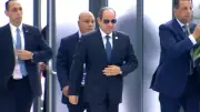 السيسي يصل نيروبي للمشاركة في قمة أفريقيا-فرنسا