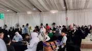 تجهيز خيمة حجاج متكاملة أمام الصالة الموسمية بمطار القاهرة