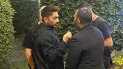 عزاء والدة الملحن جلال فهمي.. تامر حسني أول الحضور
