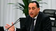 مدبولي يفتتح مصنعين ويشيد بطفرة الصناعة وكفاءة الشباب المصري