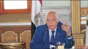 وفد من نقابة المعلمين يزور معلم أجا المعتدى عليه ويقدم له استمارة العضوية