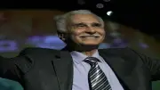 تنفيذا لوصيته: مرور جثمان عبدالرحمن أبوزهرة من أمام المسرح القومي بالعتبة