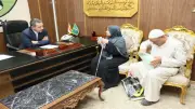 محافظ المنوفية يوجه بفحص فوري لشكاوى المواطنين ويصرف كرسي متحرك ومواد غذائية