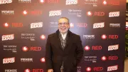 مدحت العدل يشيد بفيلم أسد: تجربة بصرية وتقنية مبهرة