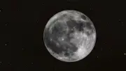 ظاهرة فلكية نادرة.. مثلث سماوي يزين سماء العالم العربي قبل الفجر