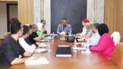 رئيس جامعة المنصورة الأهلية يناقش تطوير التعليم والامتحانات ودعم الكوادر