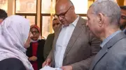 محافظ الإسكندرية يعقد لقاء جماهيريا بحي شرق لبحث شكاوى المواطنين