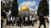 عشرات المستوطنين يقتحمون الأقصى بحماية الاحتلال الإسرائيلي
