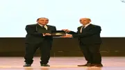 مدبولي يكرم رئيس جامعة بني سويف لتميز طلاب الحاسبات في منح سيسكو الدولية