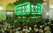 مدير الفتوى الأسبق: زيارة الأضرحة مستحبة بشروط والتمسح ممنوع