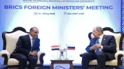 وزير الخارجية يلتقي نظيره الروسي على هامش قمة البريكس في نيودلهي